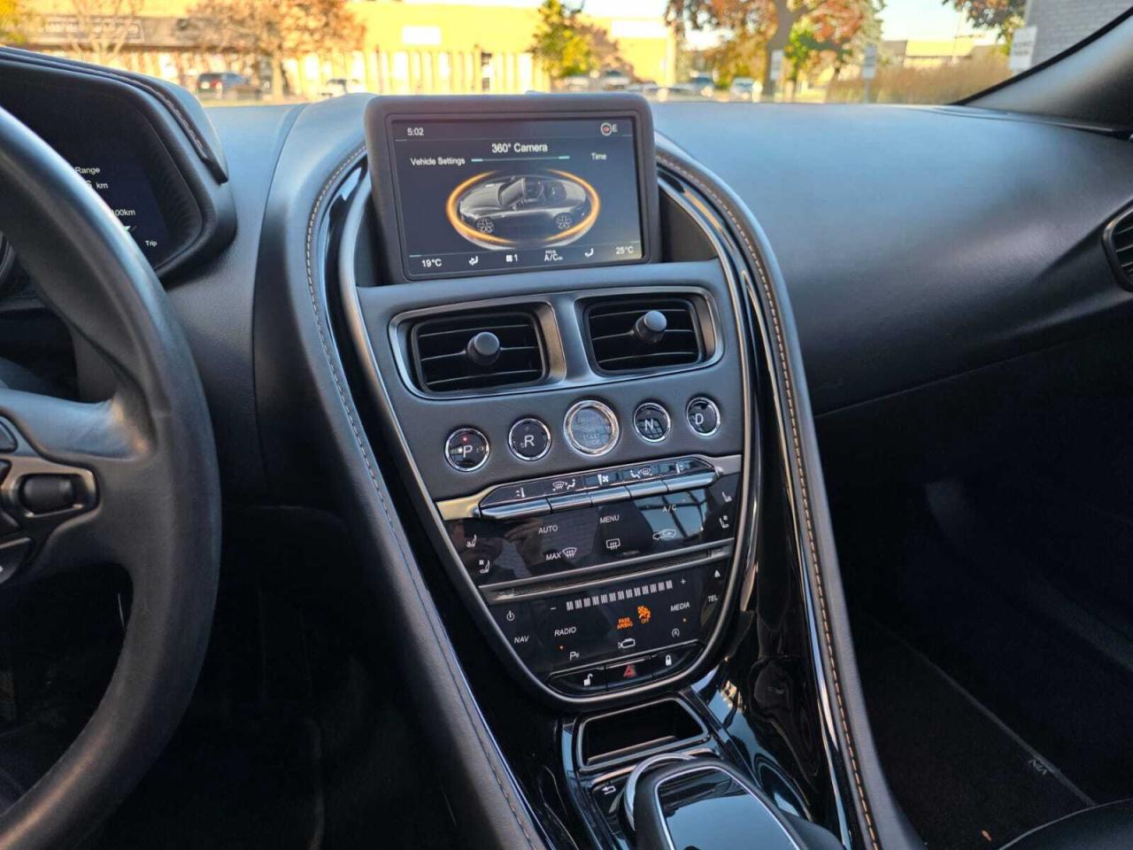 2020 Aston Martin DB11 Volante Photo