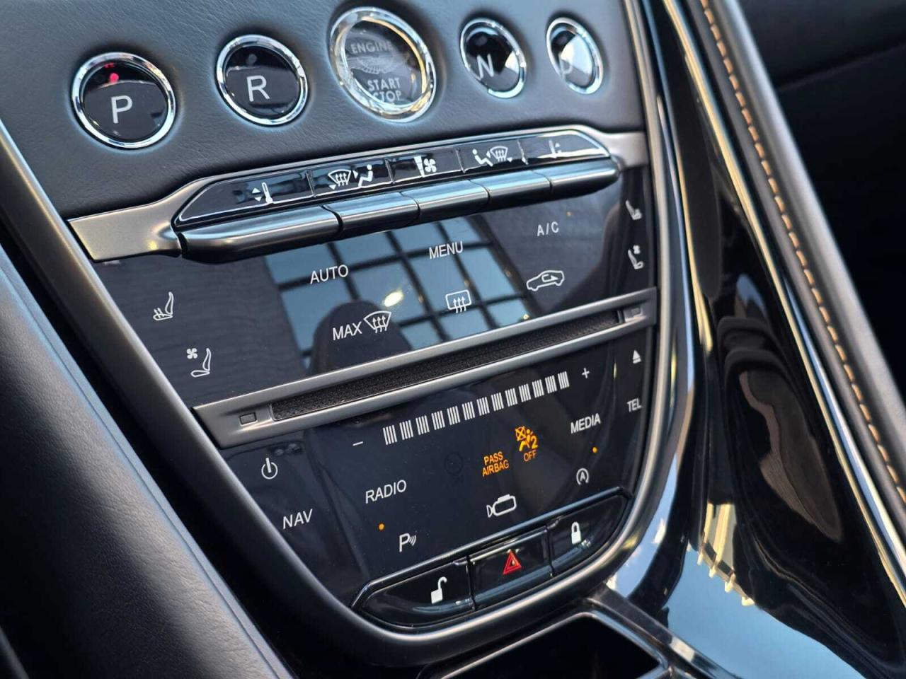 2020 Aston Martin DB11 Volante Photo