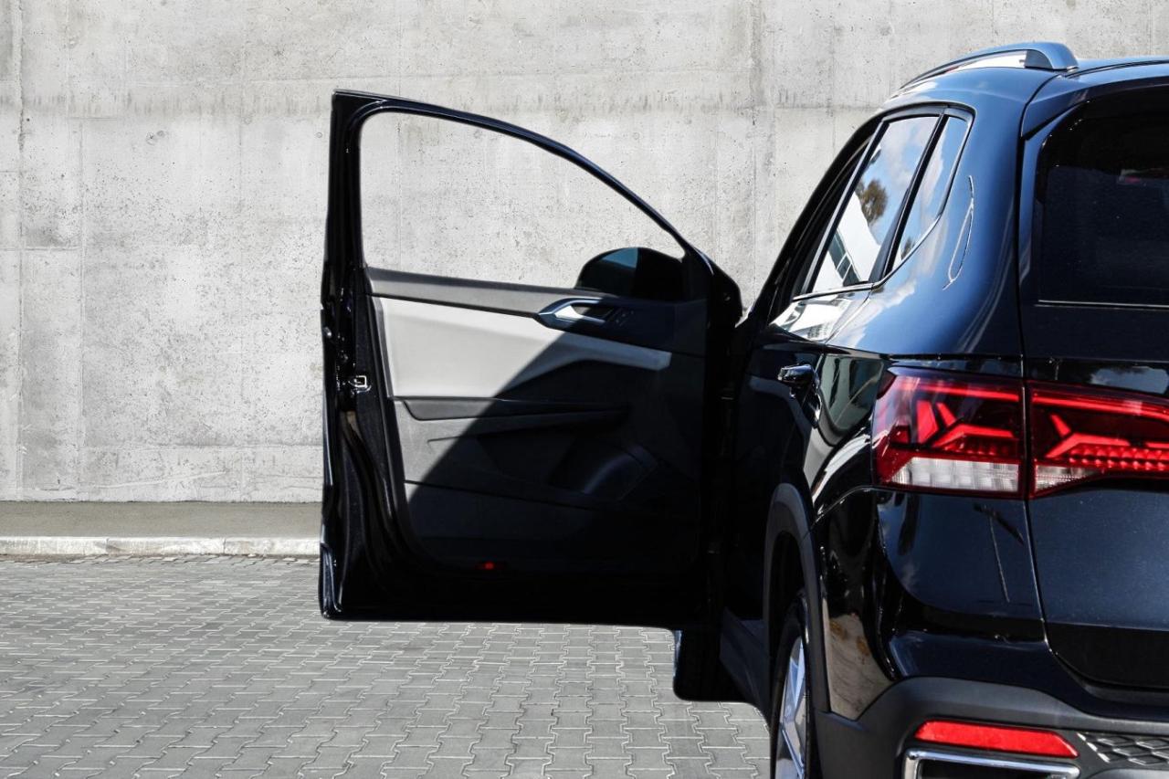 2022 Volkswagen Taos Comfortline 4Motion Photo