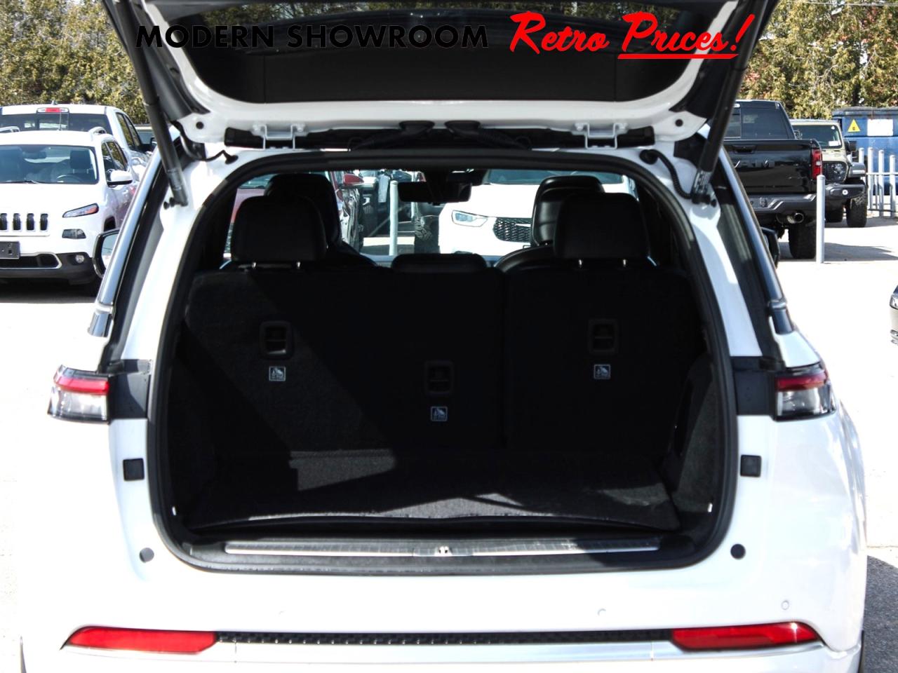 2025 Jeep Grand Cherokee Summit 4x4 **LowMileage**  Gps BkpCam SiriusXM Photo