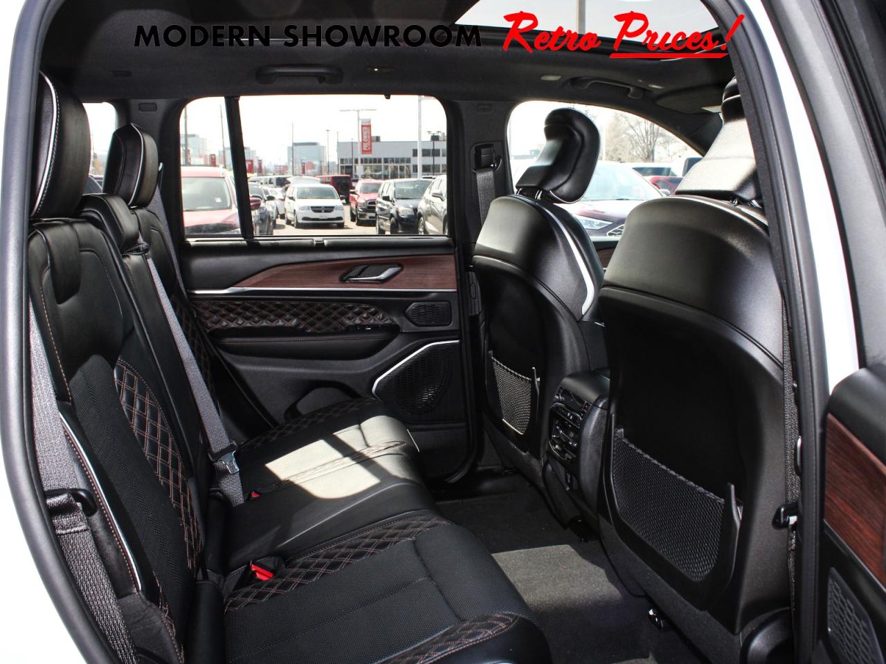 2025 Jeep Grand Cherokee Summit 4x4 **LowMileage**  Gps BkpCam SiriusXM Photo