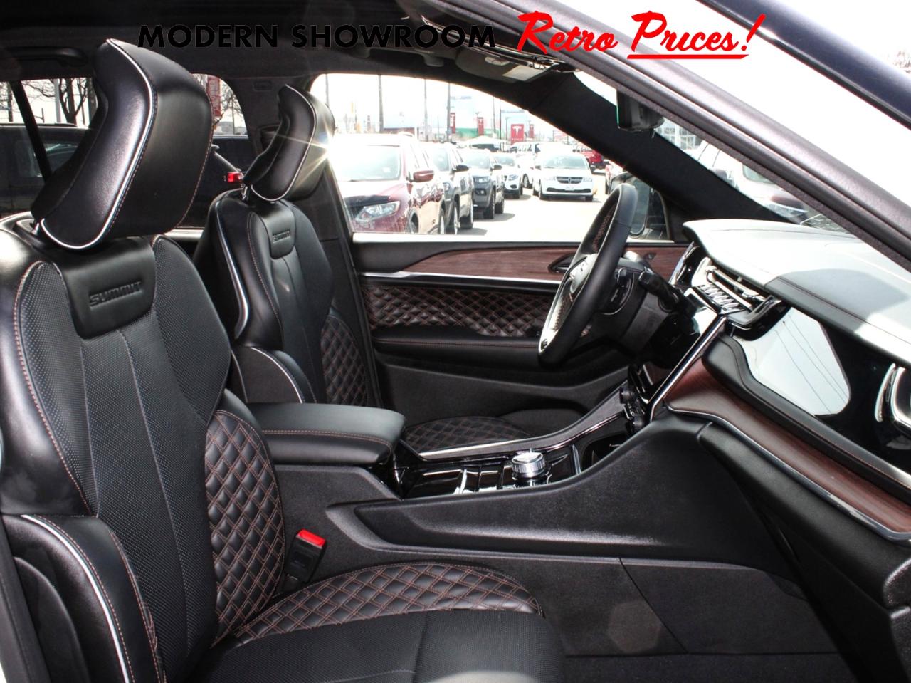 2025 Jeep Grand Cherokee Summit 4x4 **LowMileage**  Gps BkpCam SiriusXM Photo