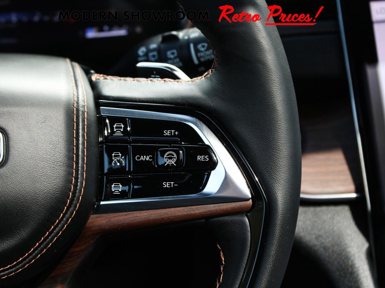 2025 Jeep Grand Cherokee Summit 4x4 **LowMileage**  Gps BkpCam SiriusXM Photo