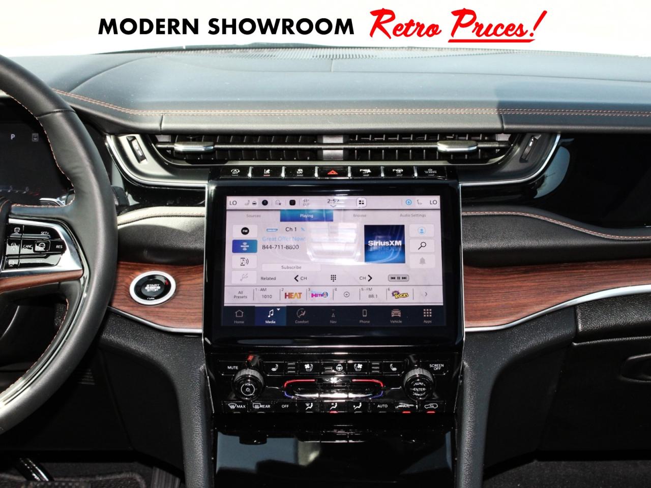 2025 Jeep Grand Cherokee Summit 4x4 **LowMileage**  Gps BkpCam SiriusXM Photo