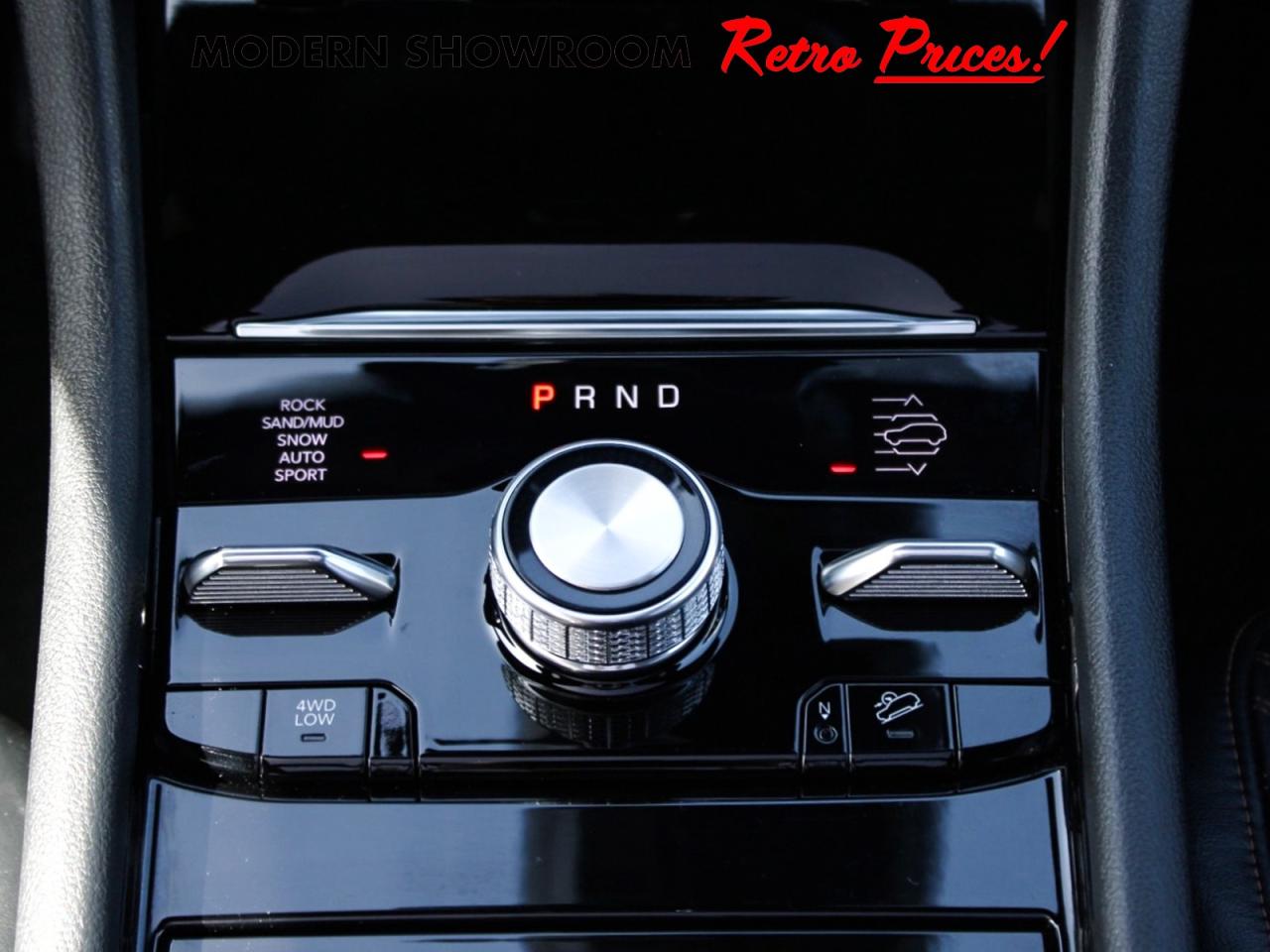 2025 Jeep Grand Cherokee Summit 4x4 **LowMileage**  Gps BkpCam SiriusXM Photo