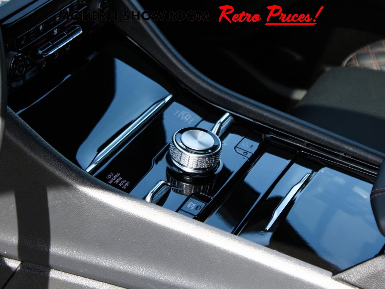 2025 Jeep Grand Cherokee Summit 4x4 **LowMileage**  Gps BkpCam SiriusXM Photo