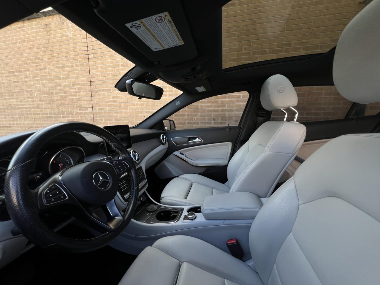 2018 Mercedes-Benz GLA-Class 250 4MATIC   Leather   Pano Roof   Htd Seats Photo