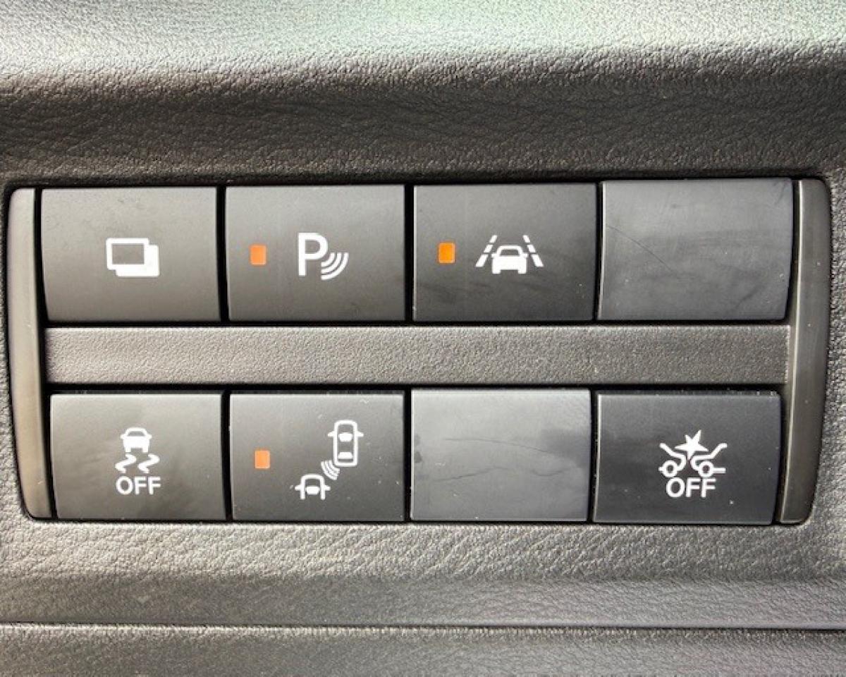 2020 Nissan Kicks S FWD, BLIND SPOT, EMERGENCY BRAKING, BACK UP CAM Photo