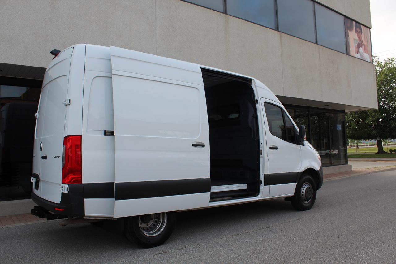 2021 Mercedes-Benz Sprinter Cargo Van 4500 - "DUALLYS" - "3.0L DIESEL" - "TOW PKG" Photo
