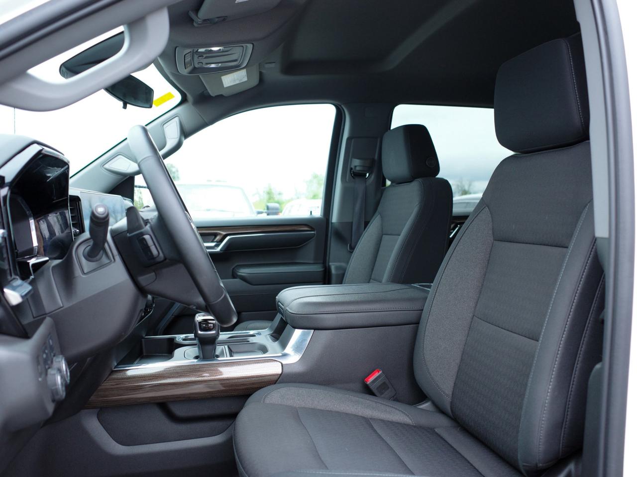 2024 Chevrolet Silverado 1500 LT Trail Boss -  Rear Bumper CornerStep Photo