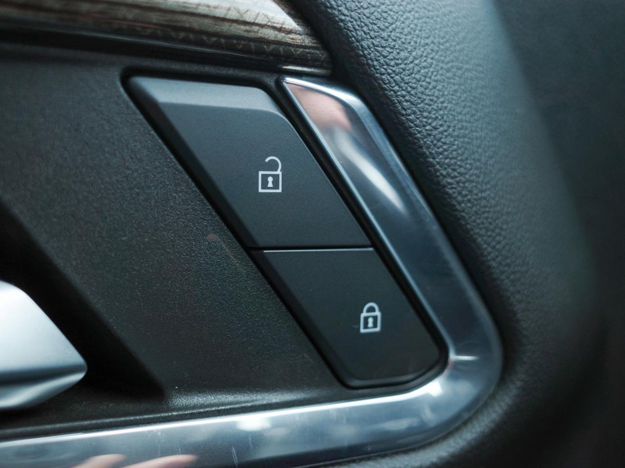 2024 Chevrolet Silverado 1500 LT Trail Boss -  Rear Bumper CornerStep Photo