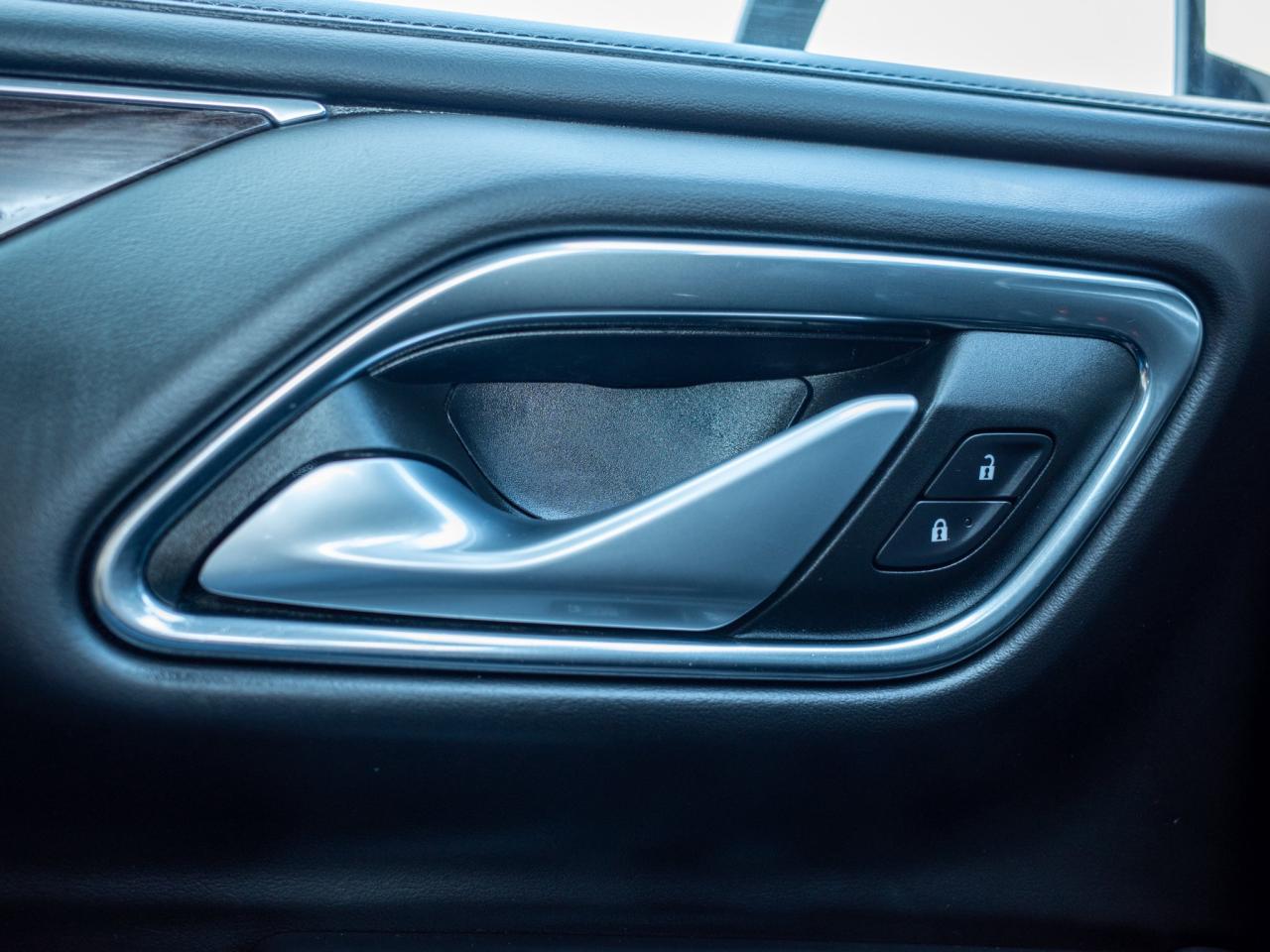 2022 Chevrolet Tahoe LS - Running Boards   Wi-Fi Hotspot Photo