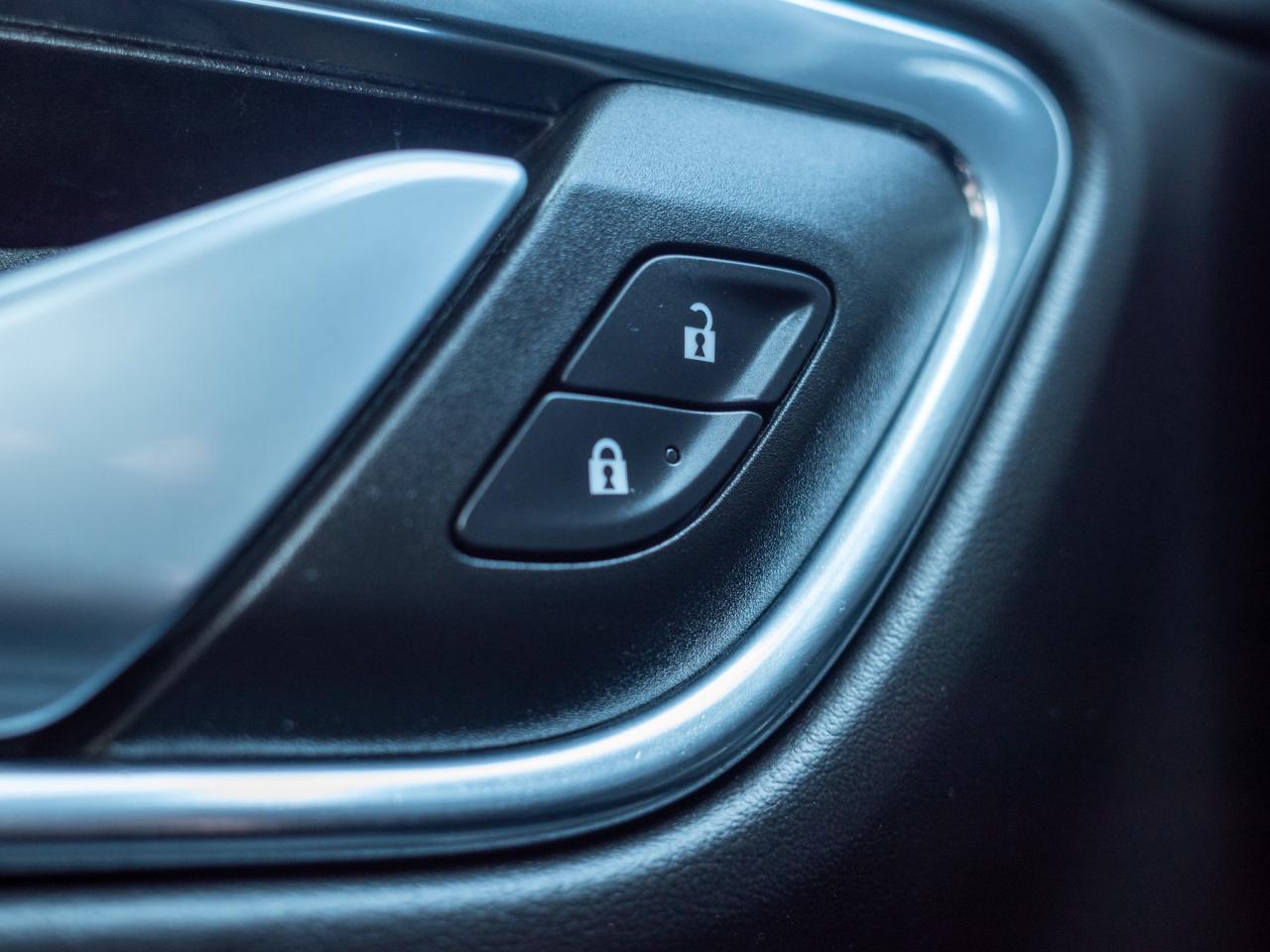 2022 Chevrolet Tahoe LS - Running Boards Wi-Fi Hotspot Photo