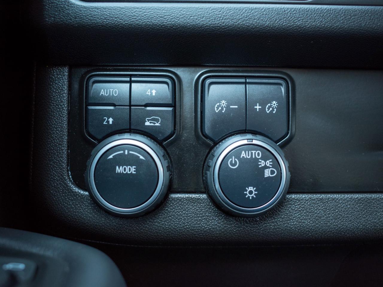 2022 Chevrolet Tahoe LS - Running Boards   Wi-Fi Hotspot Photo