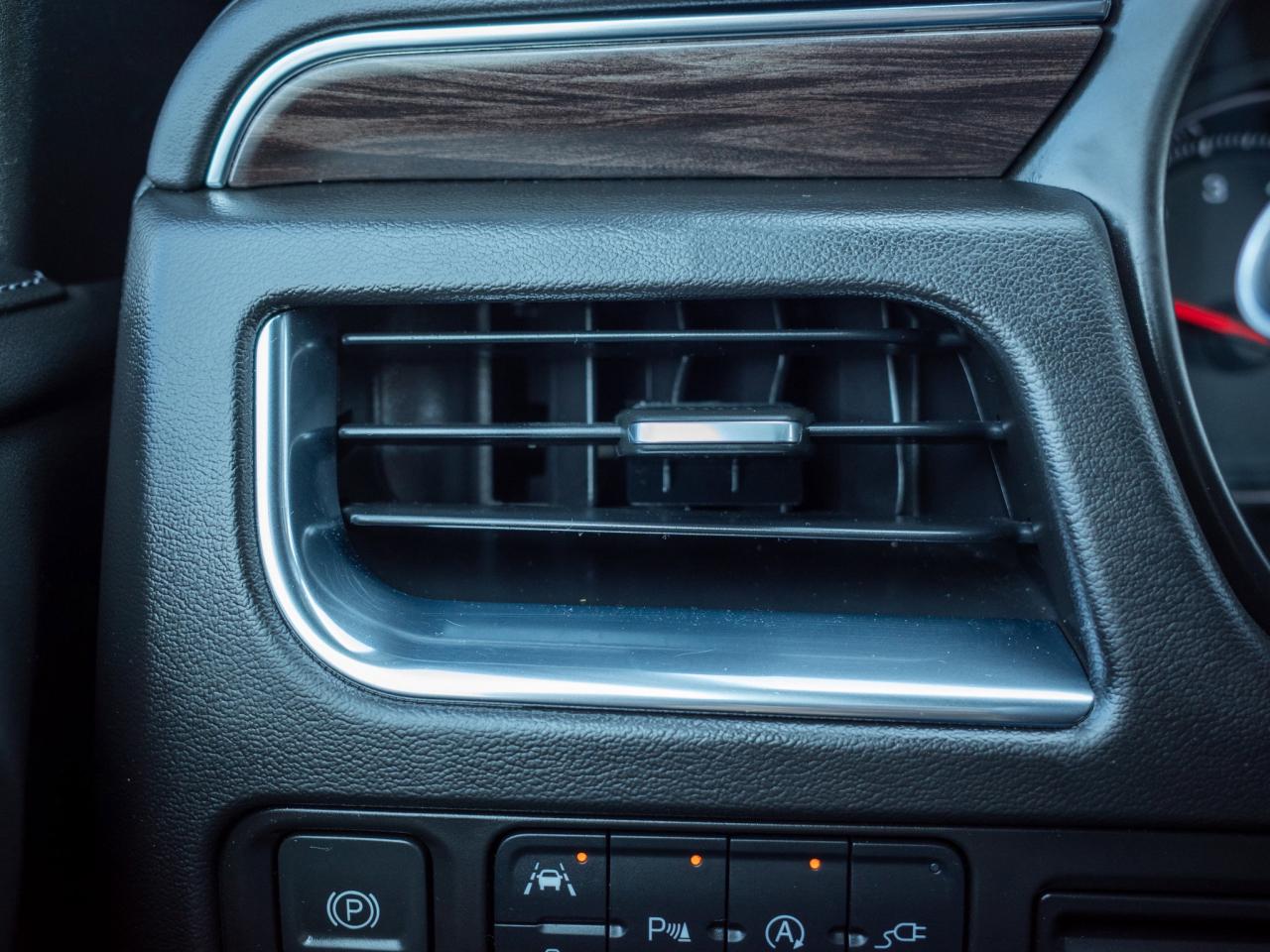 2022 Chevrolet Tahoe LS - Running Boards   Wi-Fi Hotspot Photo