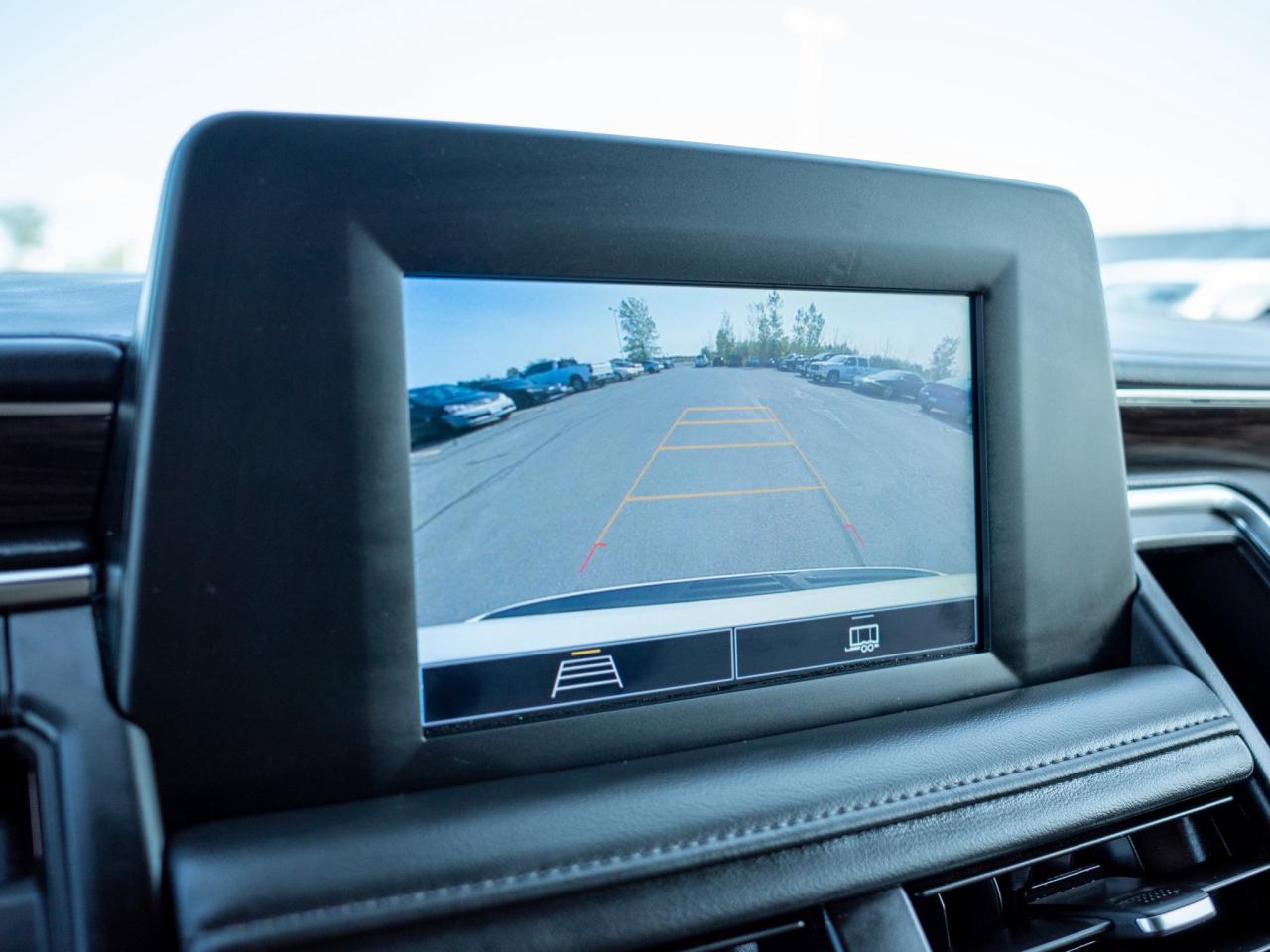 2022 Chevrolet Tahoe LS - Running Boards Wi-Fi Hotspot Photo