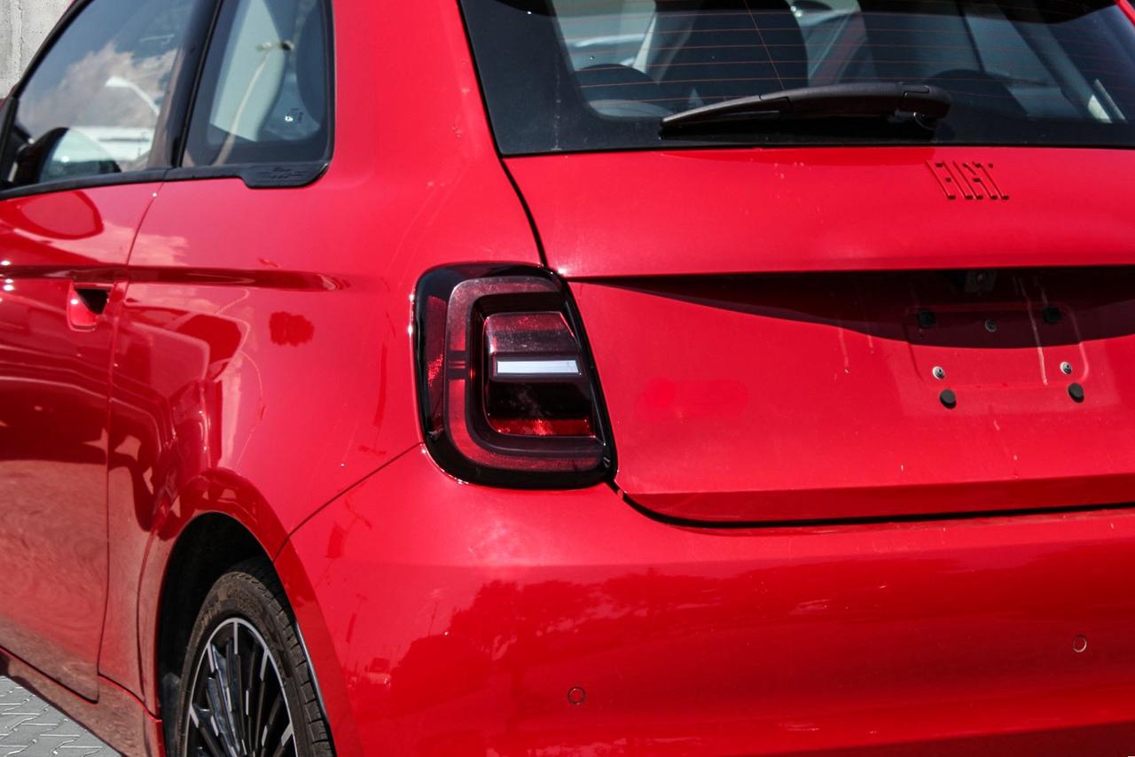 2024 Fiat 500E (RED) Edition  Gps SiriusXM BkpCam Photo