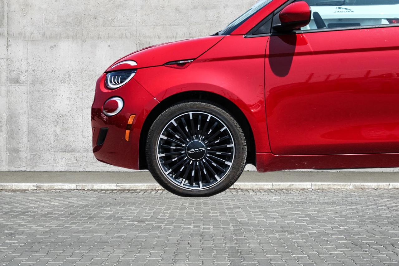 2024 Fiat 500E (RED) Edition  Gps SiriusXM BkpCam Photo