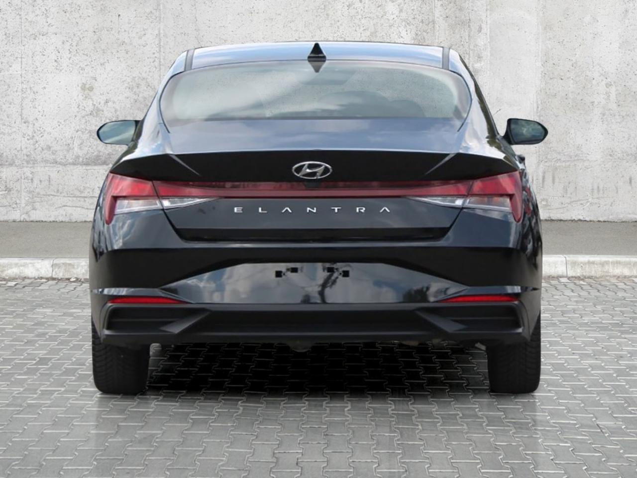 2021 Hyundai Elantra Preferred IVT  BkpCam HtdSeats CruiseCtrl Photo4