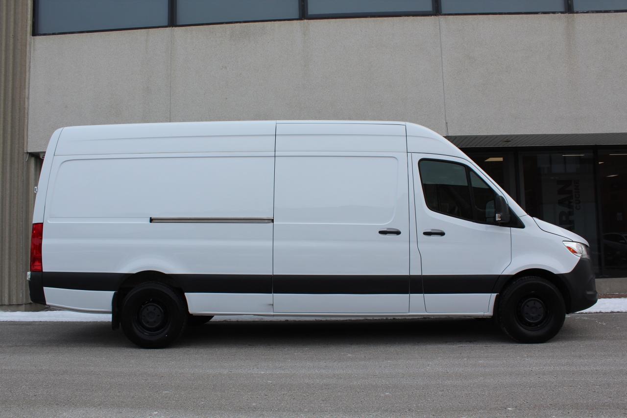 2020 Mercedes-Benz Sprinter Cargo Van 170" HIGH ROOF - 3.0L DIESEL - 3 SEATER Photo3
