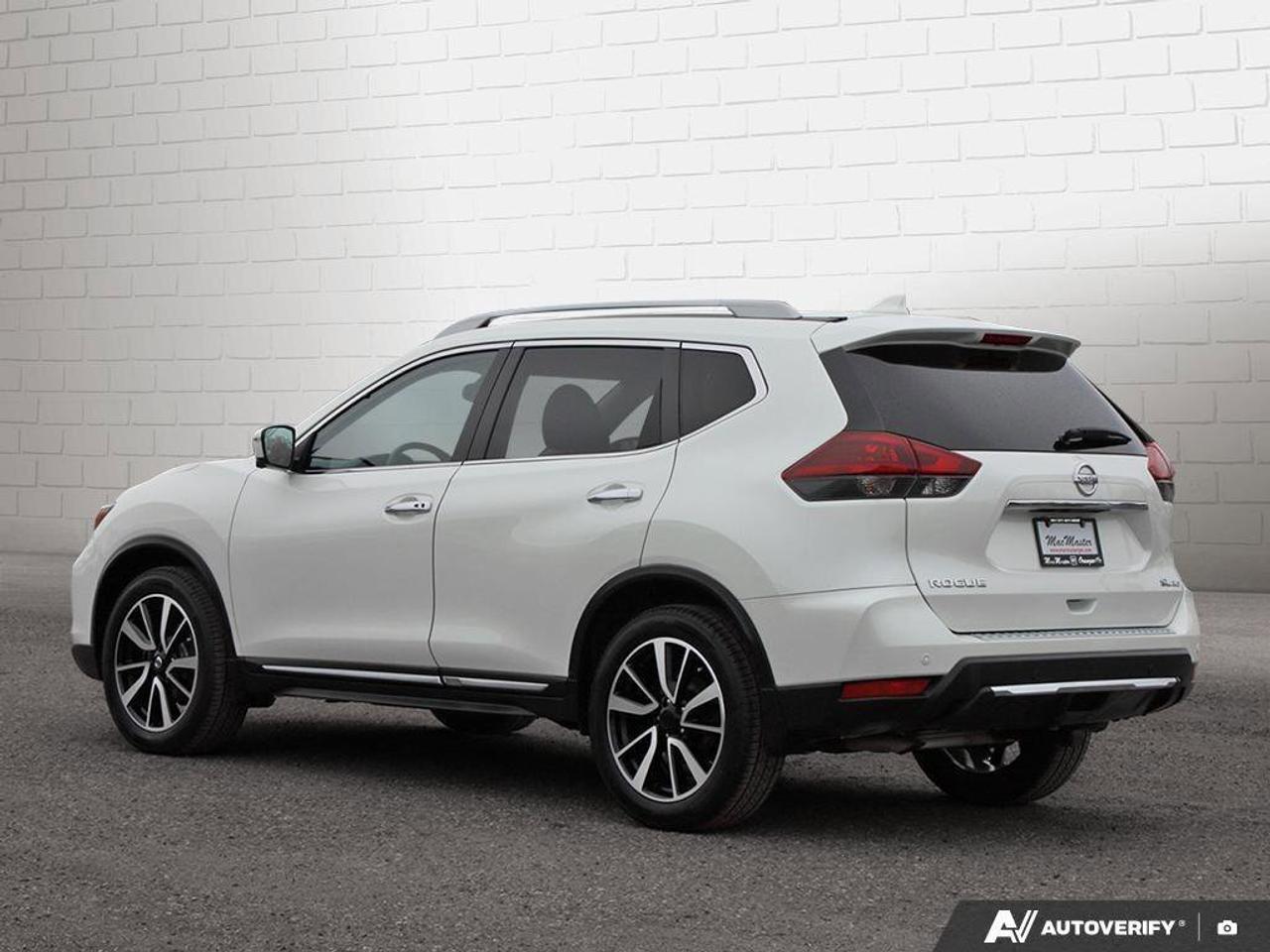 2020 Nissan Rogue SLSL, AWD, NAV, ROOF, HEATED LEATHER, CLEAN CARFAX Photo2