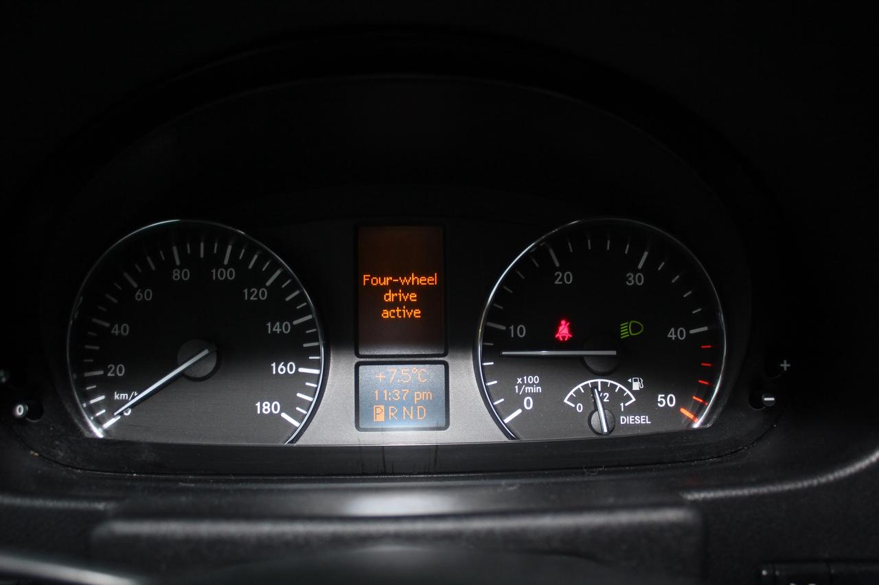 2015 Mercedes-Benz Sprinter 4X4" - "3.0L DIESEL" - "HIGH ROOF Photo4