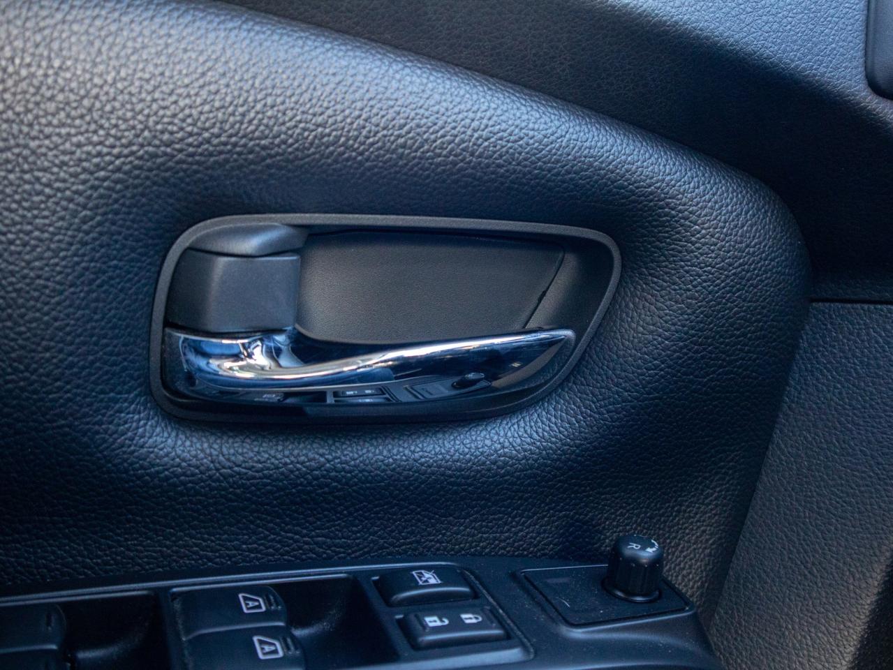 2019 Nissan Titan - 5.6L V8, Tows Up To 9,600 LBS Photo