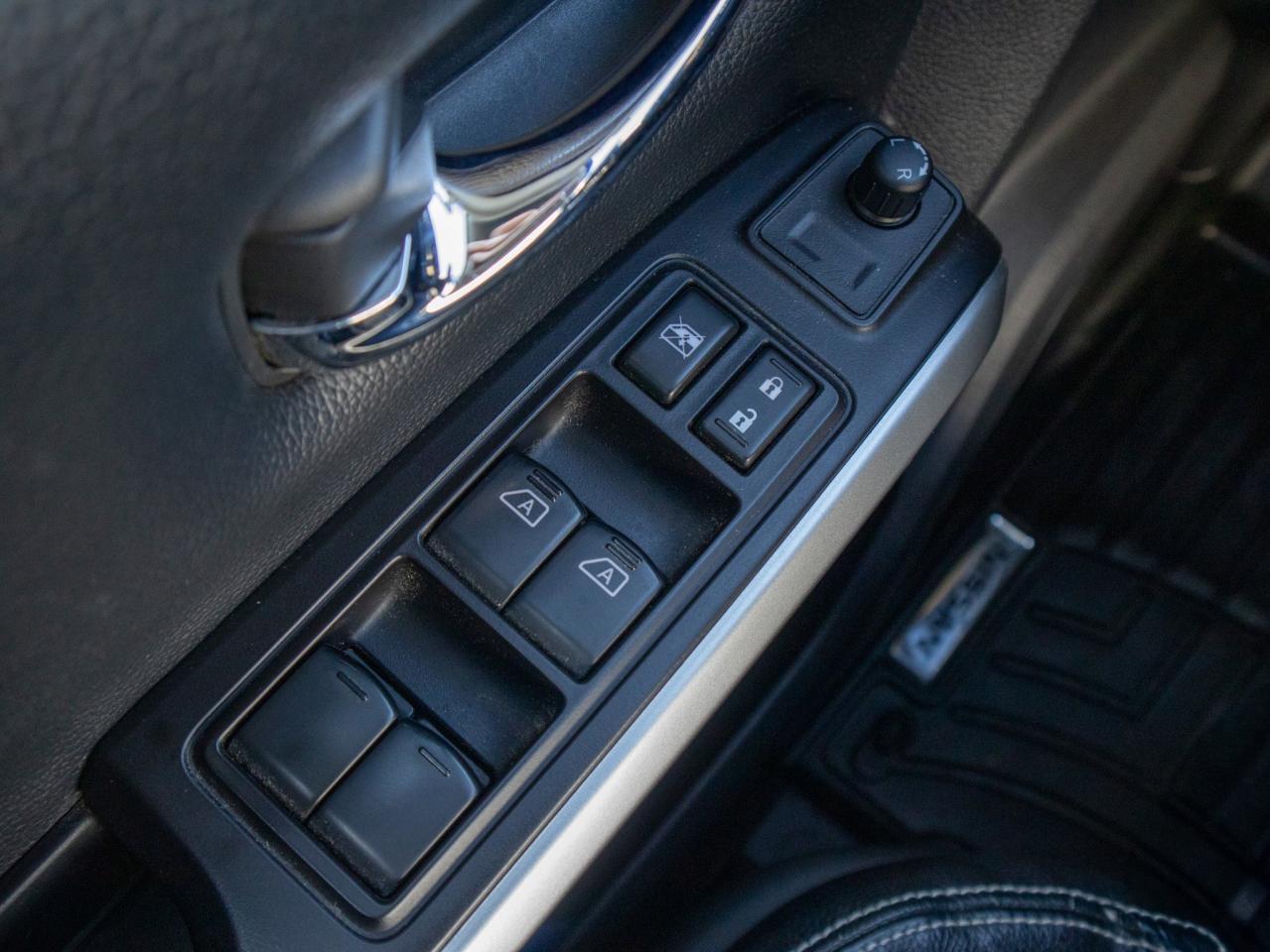 2019 Nissan Titan - 5.6L V8, Tows Up To 9,600 LBS Photo