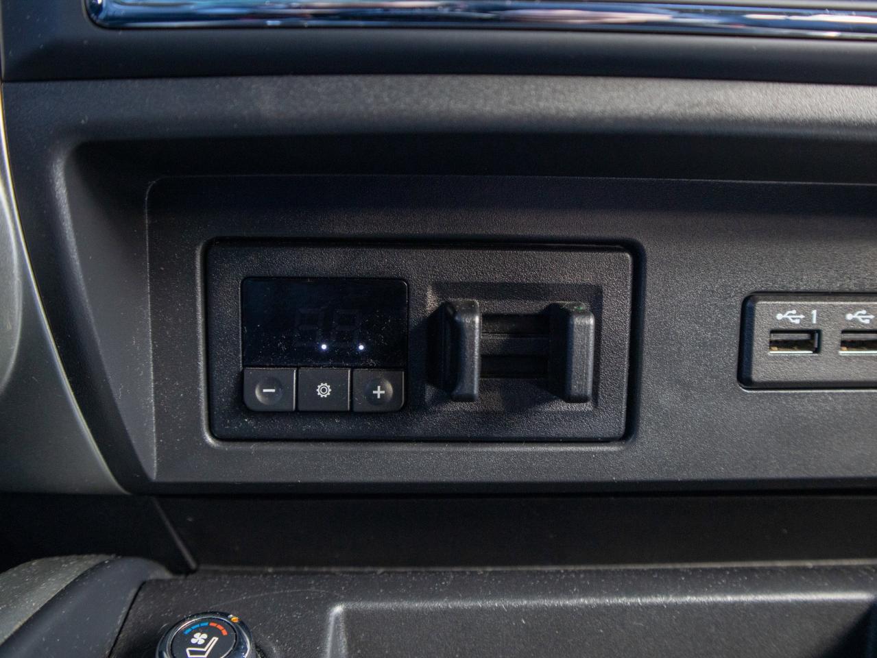 2019 Nissan Titan - 5.6L V8, Tows Up To 9,600 LBS Photo