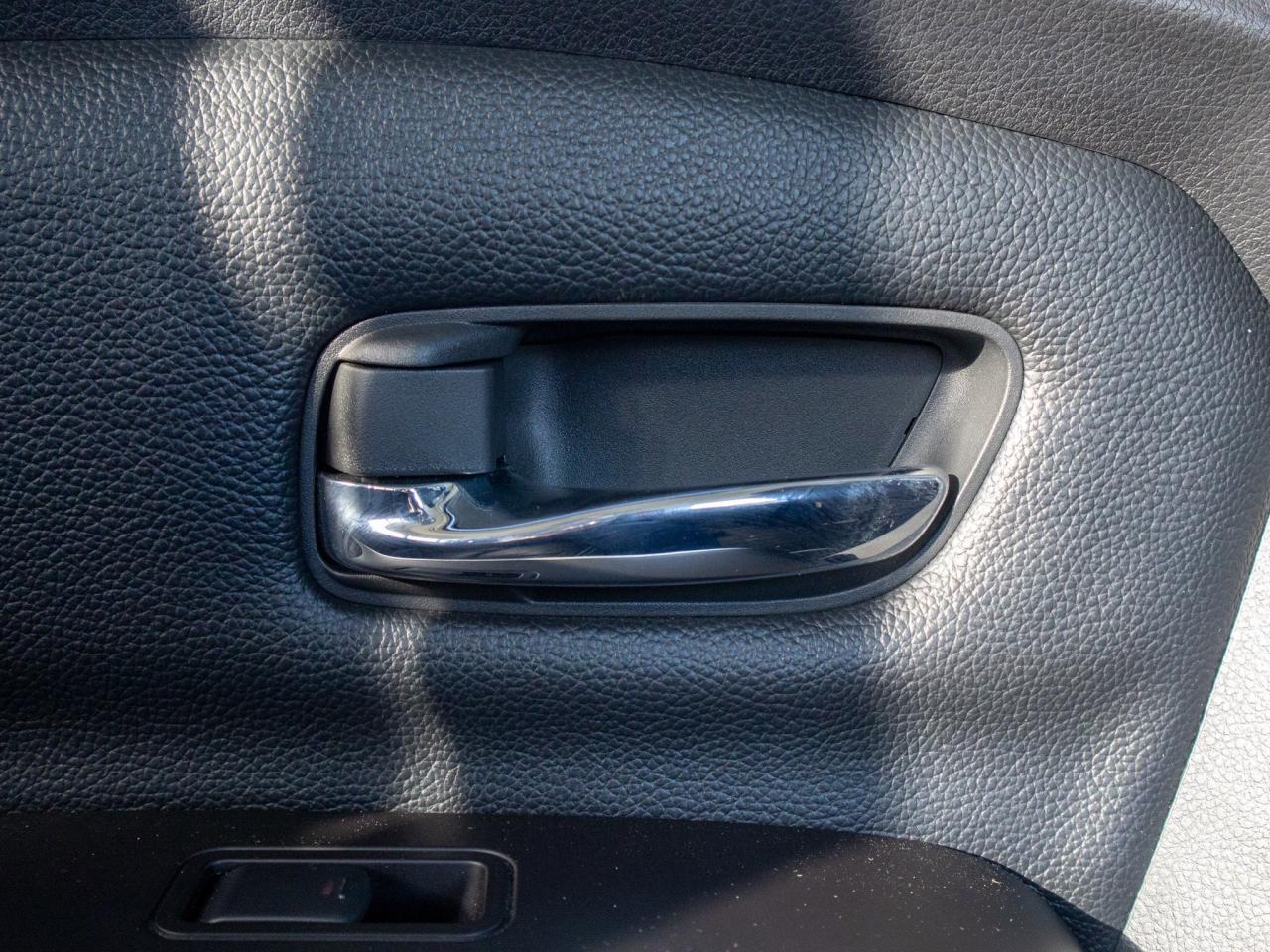 2019 Nissan Titan - 5.6L V8, Tows Up To 9,600 LBS Photo