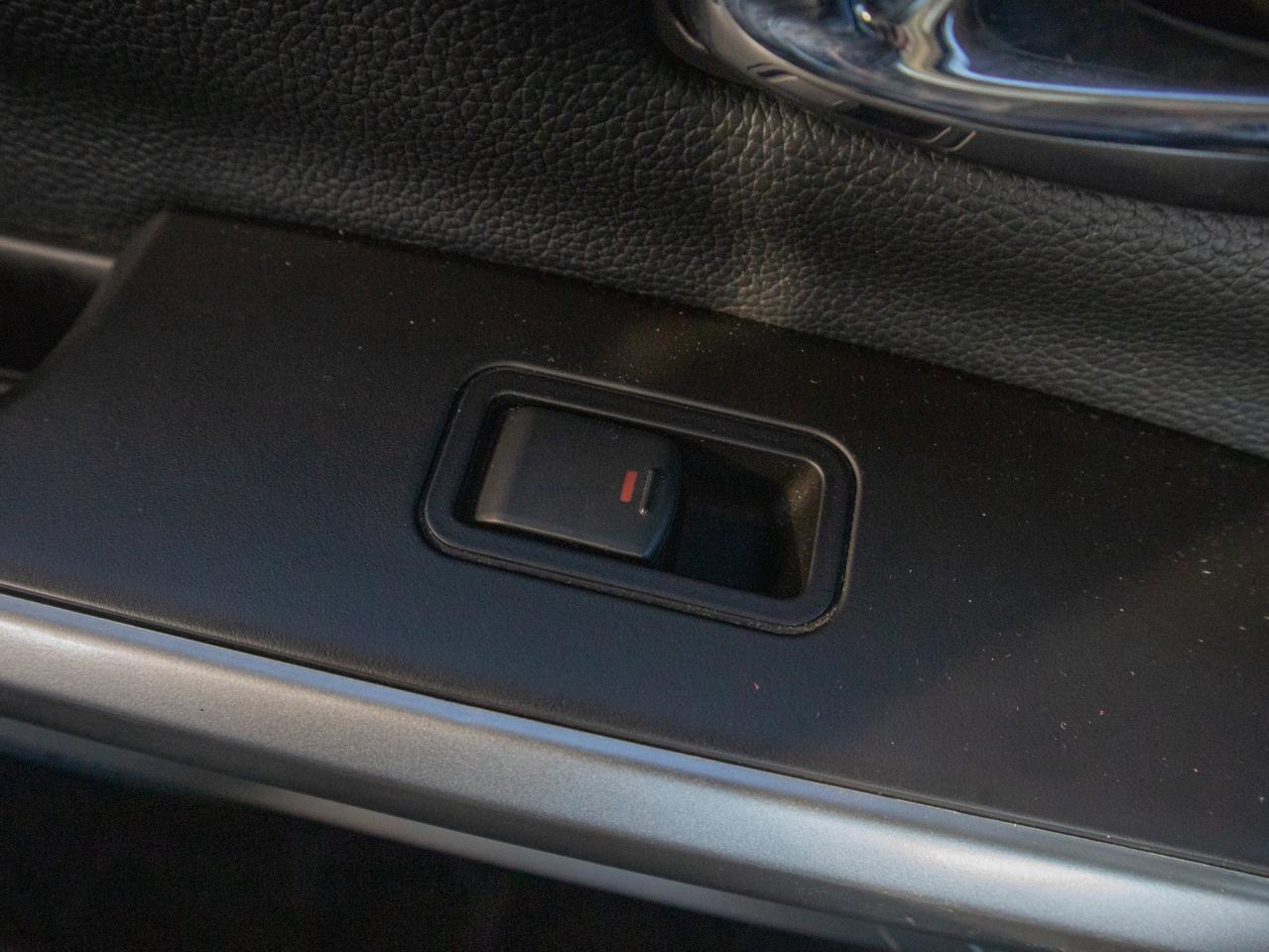 2019 Nissan Titan - 5.6L V8, Tows Up To 9,600 LBS Photo