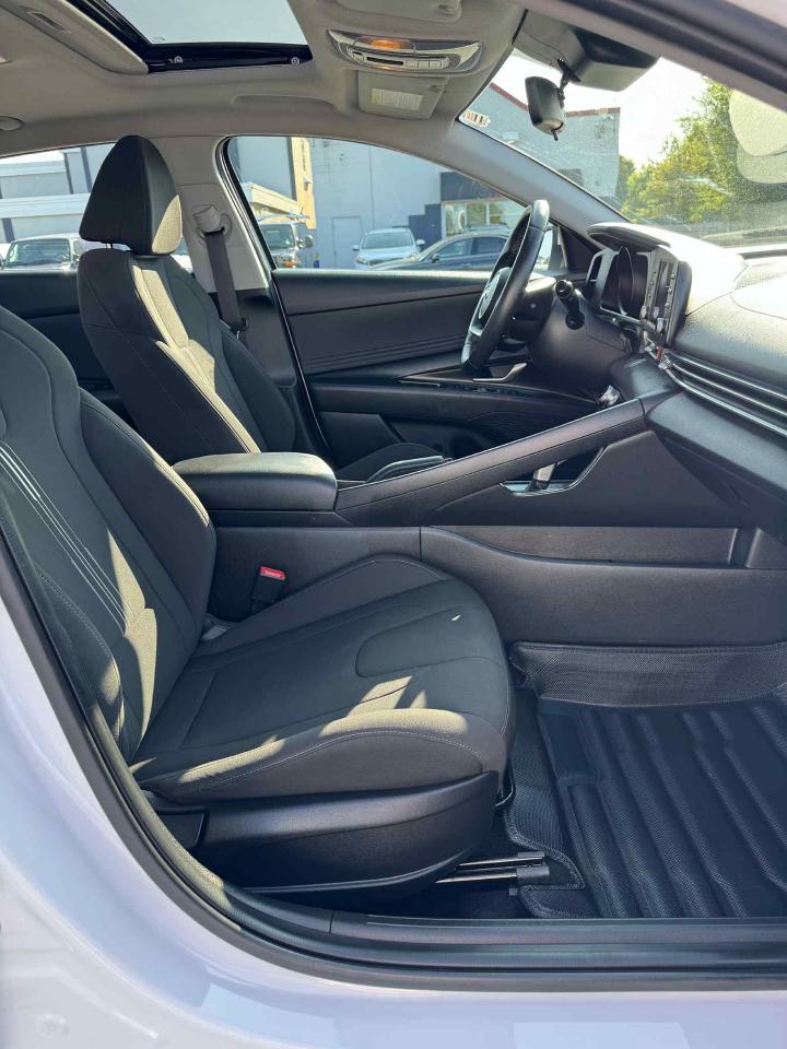 2022 Hyundai Elantra PREFERRED W/ SUN & SOUND PKG Photo