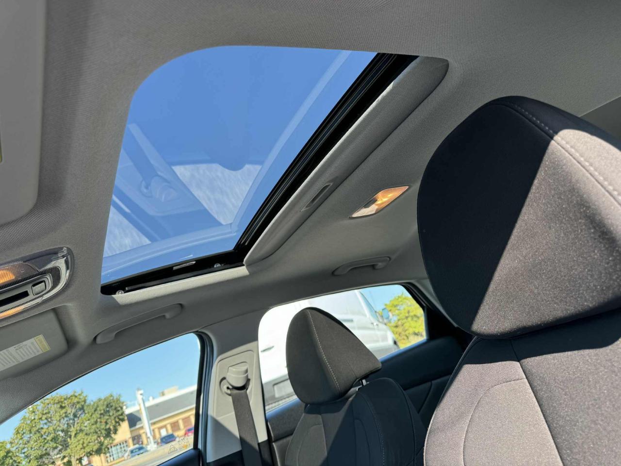 2022 Hyundai Elantra PREFERRED W/ SUN & SOUND PKG Photo