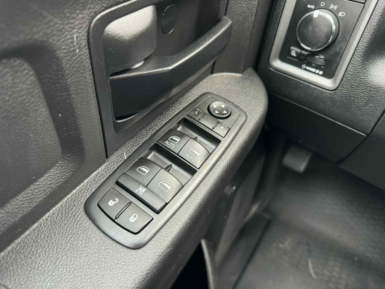 2016 RAM 2500 4WD Diesel Crew Long Box Photo