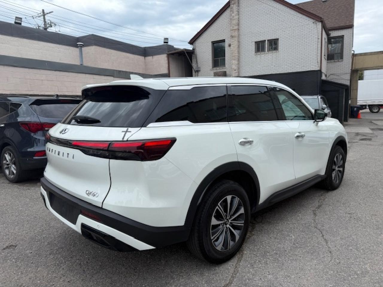 2024 Infiniti QX60 PURE, APPLE CARPLAY $ ANDROID AUTO, BLUETOOTH STRE Photo4
