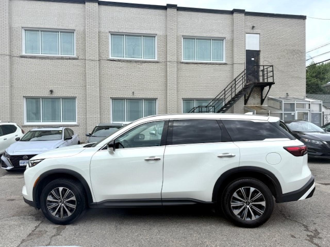 2024 Infiniti QX60 PURE, APPLE CARPLAY $ ANDROID AUTO, BLUETOOTH STRE Photo