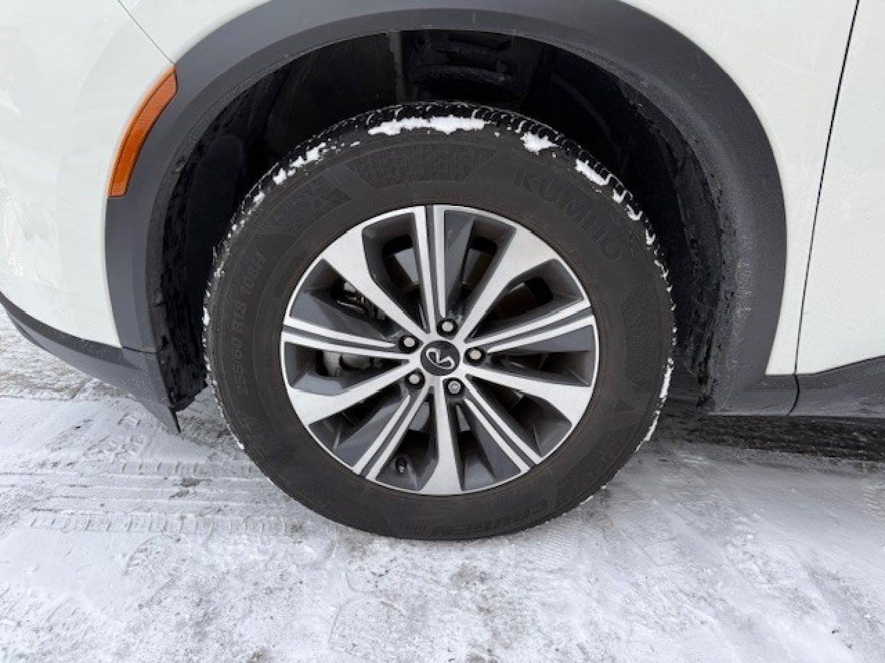 2024 Infiniti QX60 PURE, APPLE CARPLAY $ ANDROID AUTO, BLUETOOTH STRE Photo