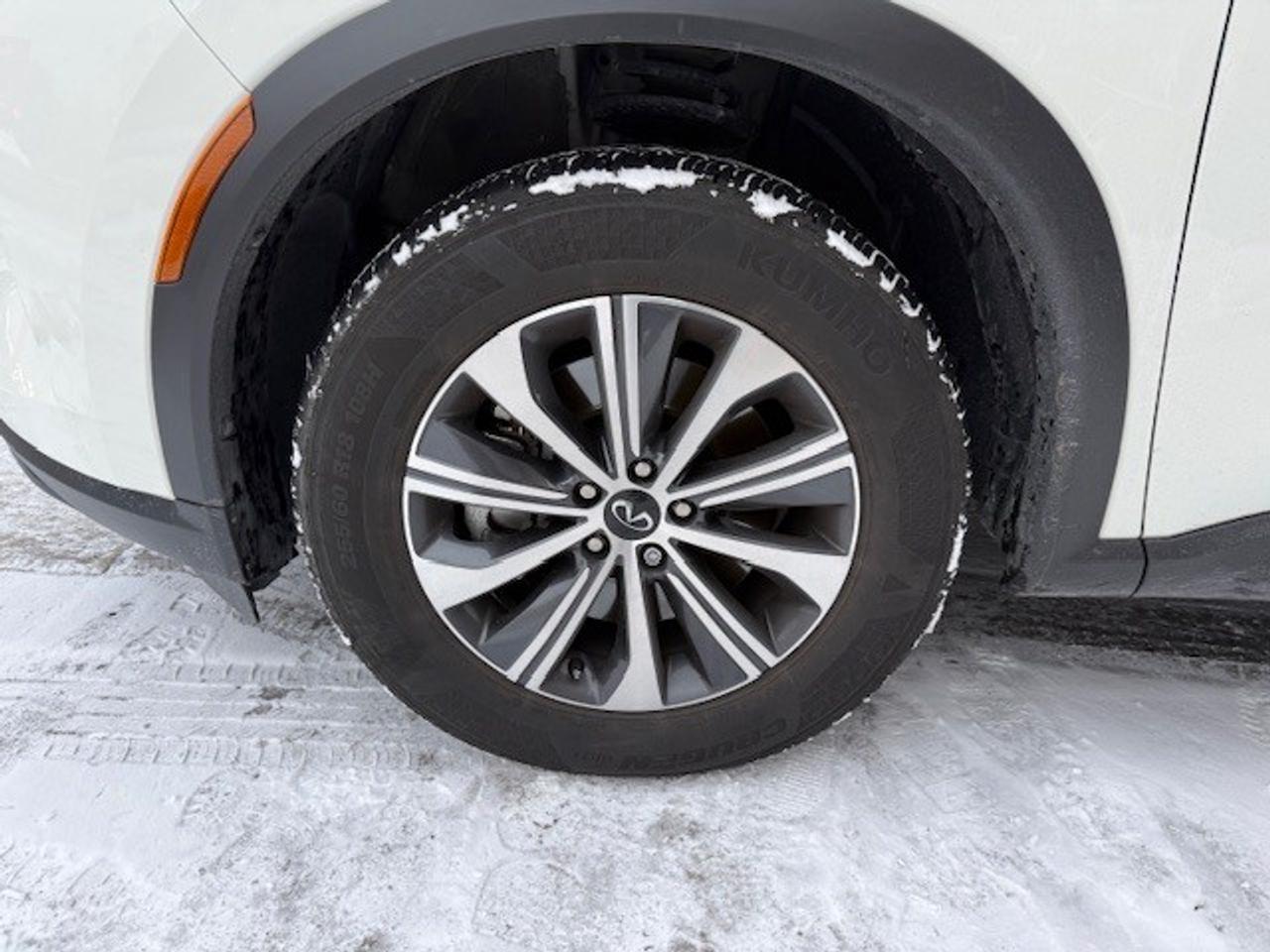 2024 Infiniti QX60 PURE, APPLE CARPLAY $ ANDROID AUTO, BLUETOOTH STRE Photo