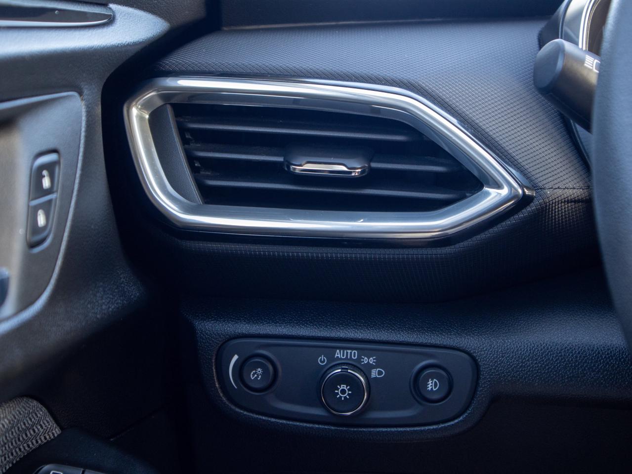 2023 Chevrolet TrailBlazer LT -  7 Inch Touchscreen, Power Seats Photo