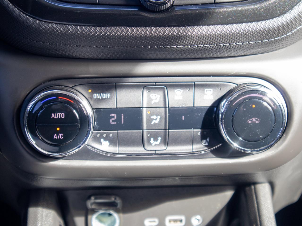 2023 Chevrolet TrailBlazer LT -  7 Inch Touchscreen, Power Seats Photo