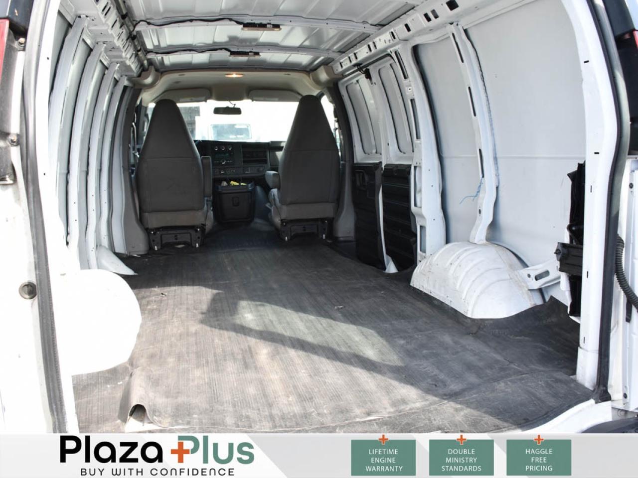 2020 GMC Savana Cargo Van VdpUrlEn Photo