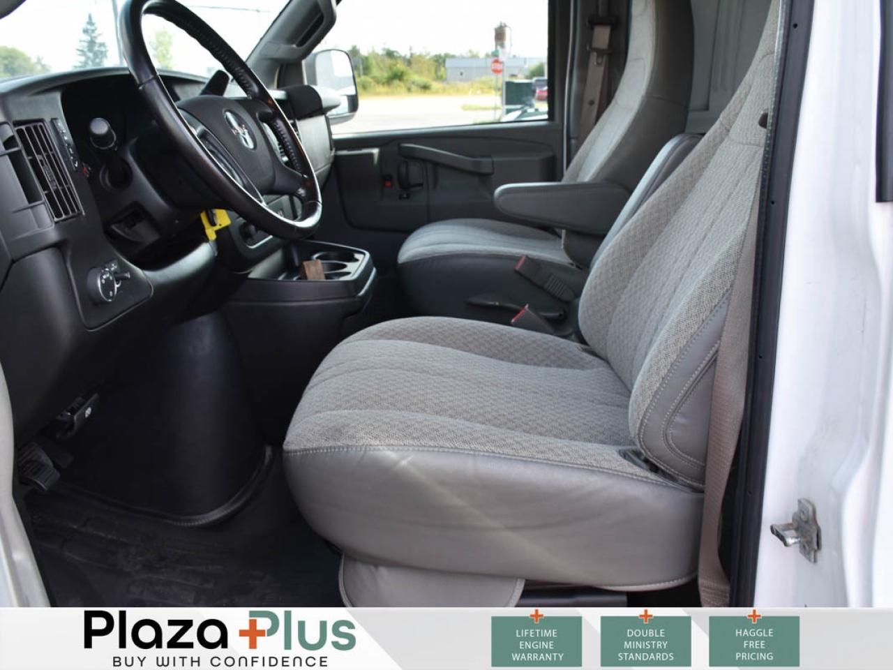 2020 GMC Savana Cargo Van VdpUrlEn Photo