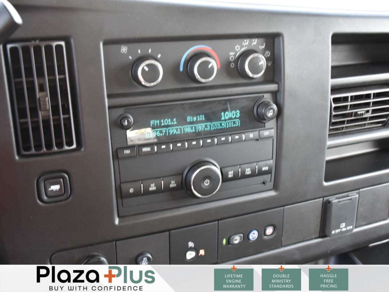 2020 GMC Savana Cargo Van VdpUrlEn Photo