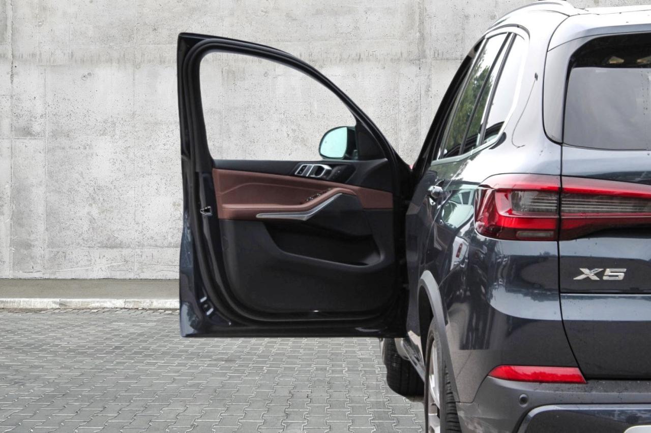 2022 BMW X5 xDrive40i Sport  Gps SiriusXM BkpCam HtdSeats Photo