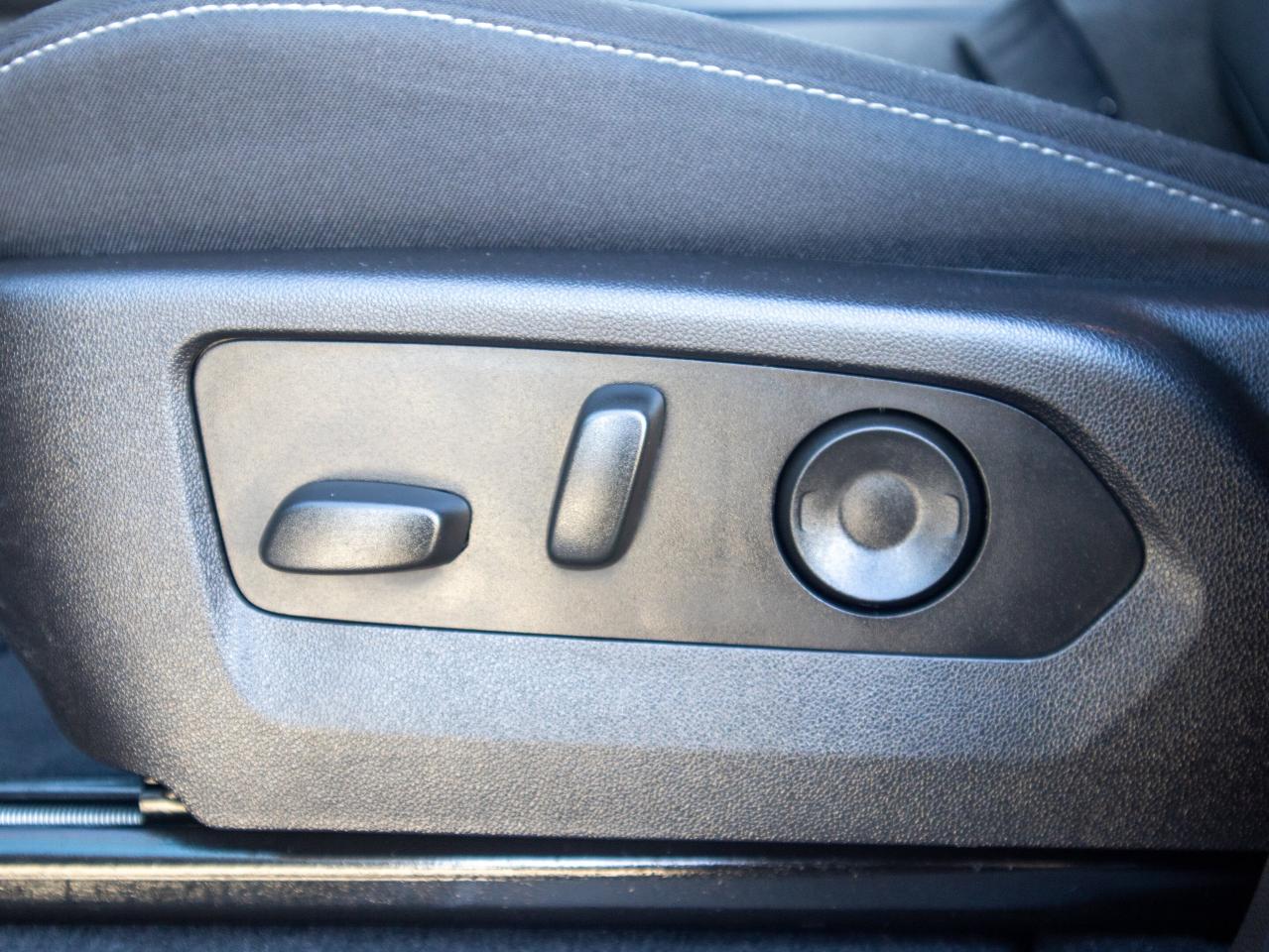 2025 GMC Canyon Elevation- Rear All-Terrain Tires   Steering Wheel Photo