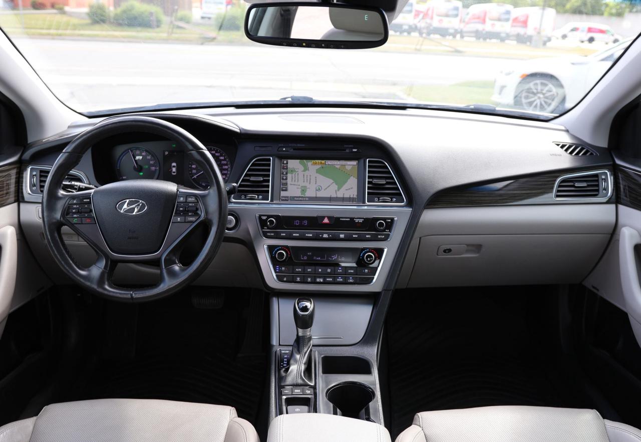 2017 Hyundai Sonata ULTIMATE/NAV/LEATHER/B CAM/CARPLAY/PUSH START/BLIS Photo