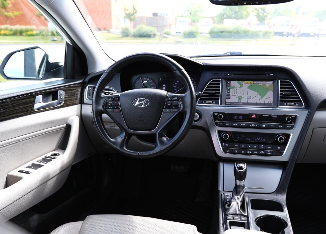 2017 Hyundai Sonata ULTIMATE/NAV/LEATHER/B CAM/CARPLAY/PUSH START/BLIS Photo