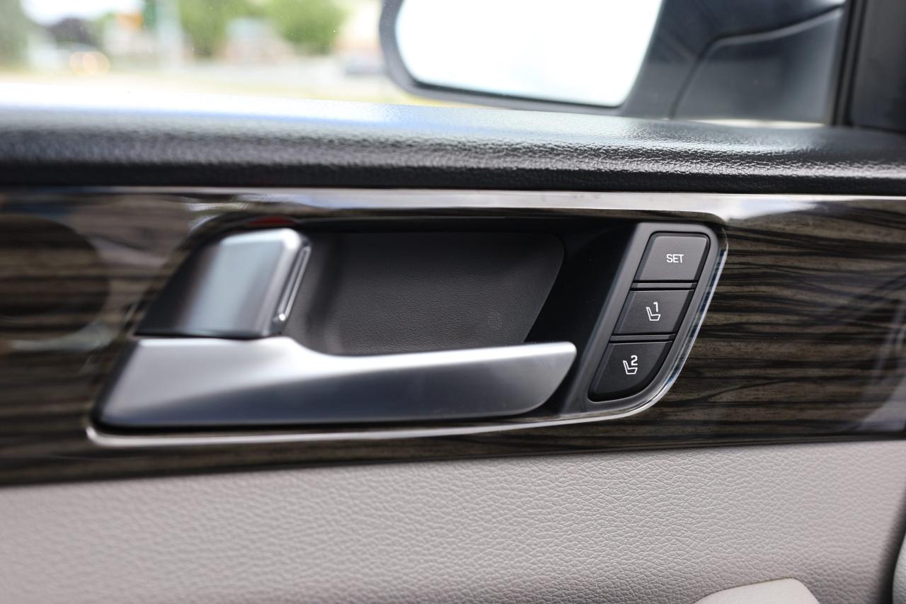 2017 Hyundai Sonata ULTIMATE/NAV/LEATHER/B CAM/CARPLAY/PUSH START/BLIS Photo