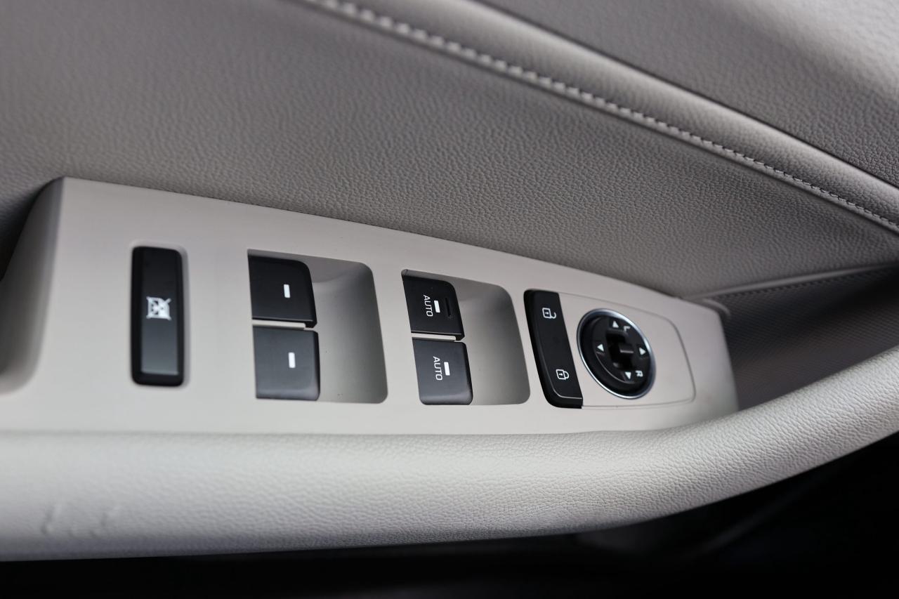 2017 Hyundai Sonata ULTIMATE/NAV/LEATHER/B CAM/CARPLAY/PUSH START/BLIS Photo