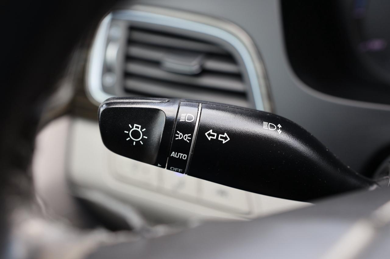 2017 Hyundai Sonata ULTIMATE/NAV/LEATHER/B CAM/CARPLAY/PUSH START/BLIS Photo